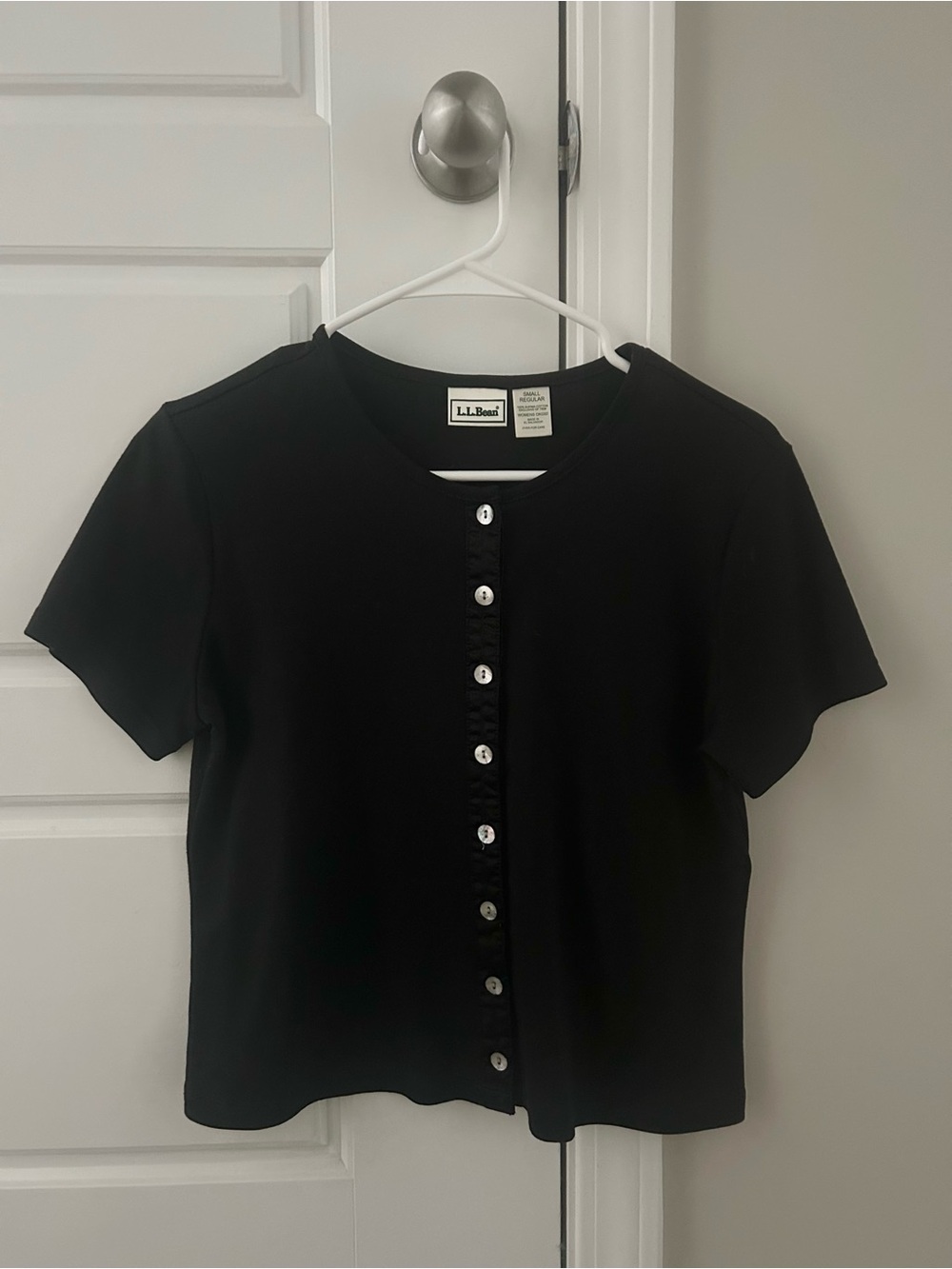 **NWOT** L.L. Bean Black Short-Sleeve Button-Front Shirt